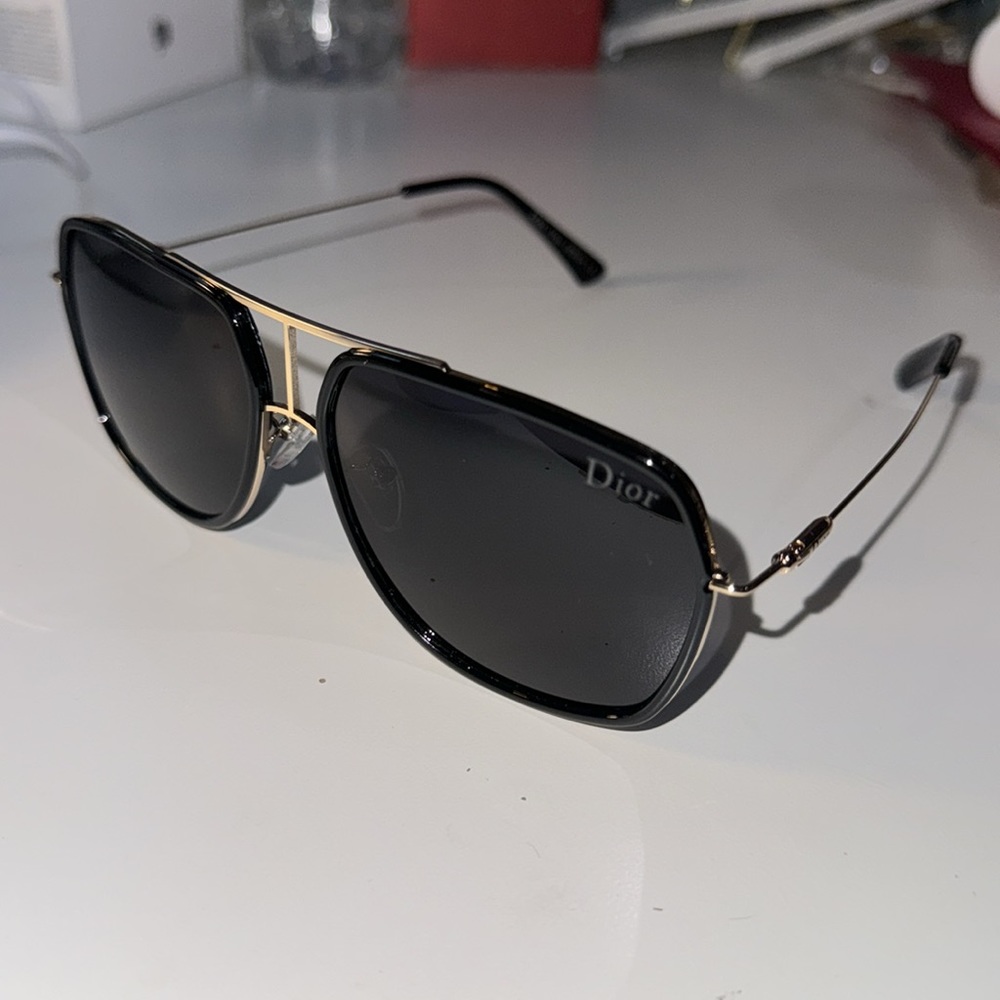 SUNGLASSES - Picture 2 of 6